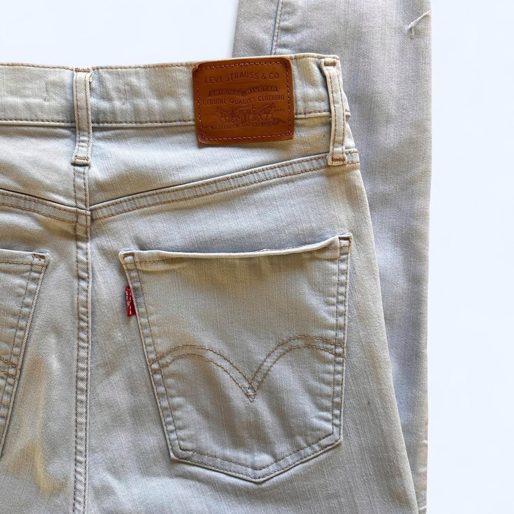 Levi's Mile High Super Skinny high-waisted light wash blue jeans • size: 28 X 30 - Picture 6 of 8